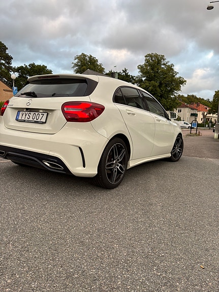 Mercedes-Benz A180 2 of 8