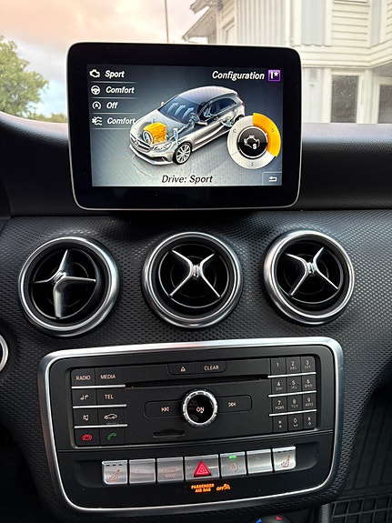 Mercedes-Benz A180 5 of 8
