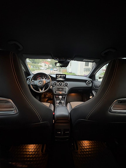 Mercedes-Benz A180 4 of 8