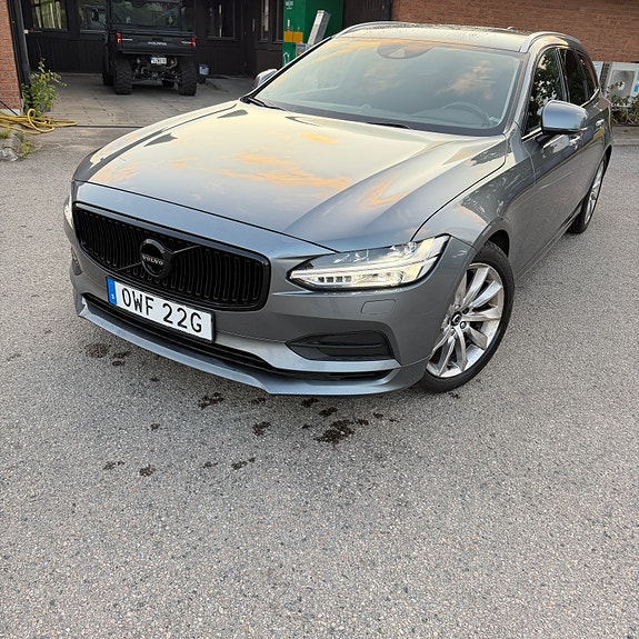 Volvo V90 2 of 18