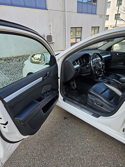 Skoda Superb 5 of 15