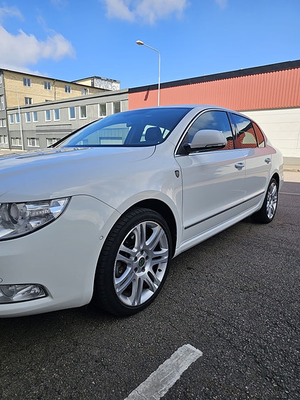 Skoda Superb 4 of 15