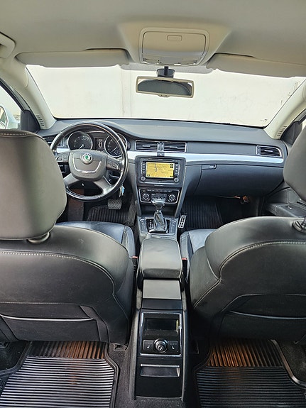 Skoda Superb 6 of 15