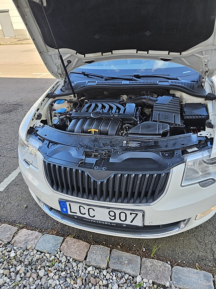Skoda Superb 10 of 15