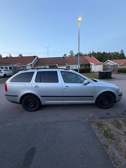 Skoda Octavia 5 of 9
