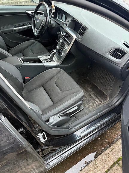 Volvo S60 5 of 5