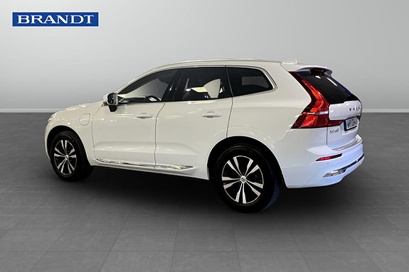 Volvo XC60 2 of 9