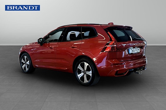 Volvo XC60 2 of 9