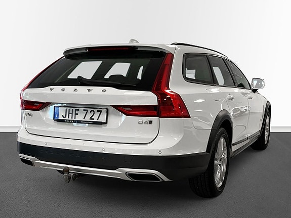 Volvo V90 Cross Country 4 of 10