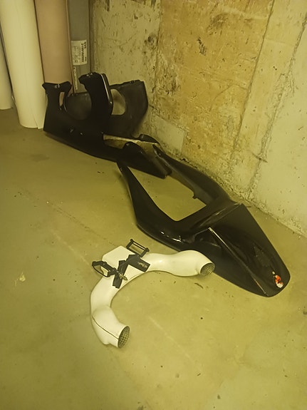 Yamaha R6 5 of 6