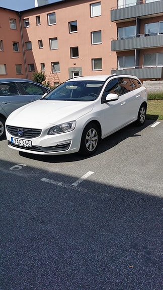 Volvo V60 3 of 4