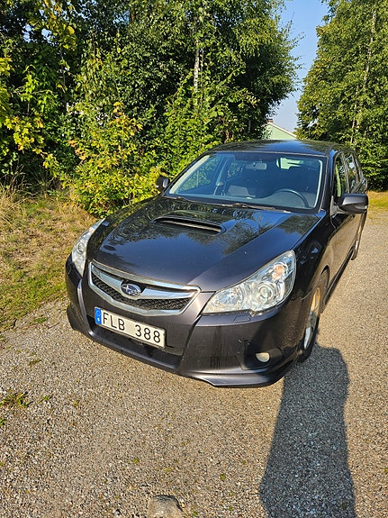 Subaru Legacy 2 of 8