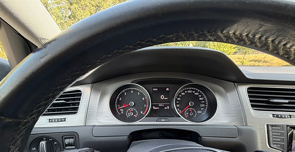 Volkswagen Golf VII 9 of 10