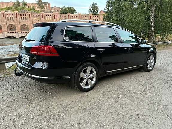 Volkswagen Passat 4 of 24