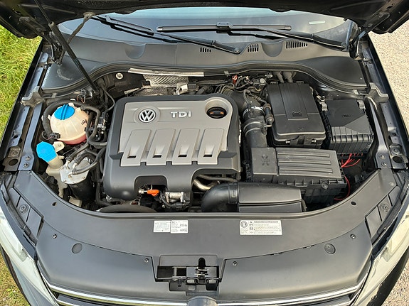 Volkswagen Passat 11 of 24