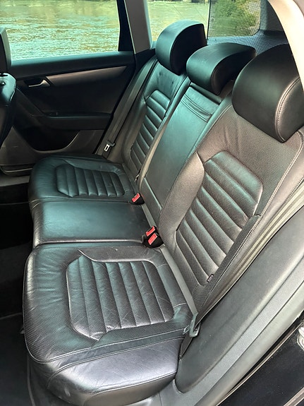 Volkswagen Passat 9 of 24