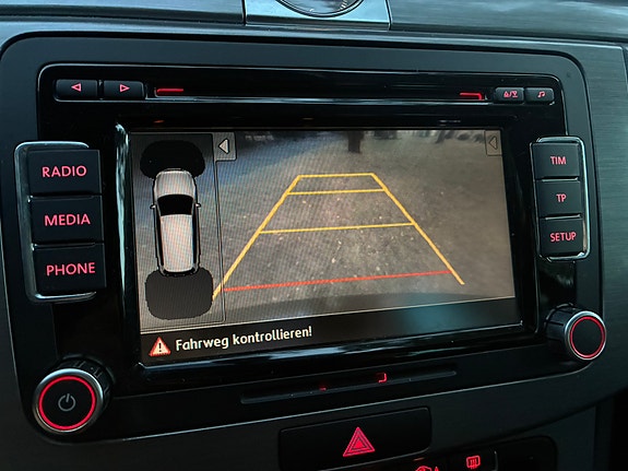 Volkswagen Passat 20 of 24