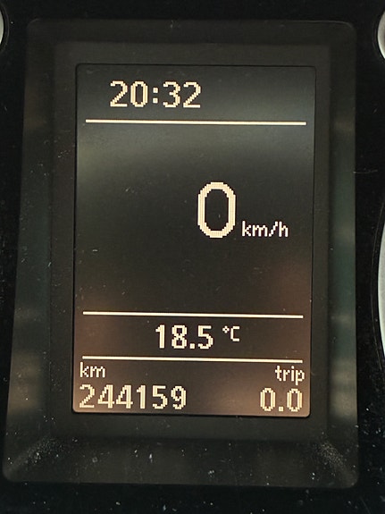 Volkswagen Passat 12 of 24