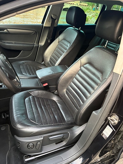 Volkswagen Passat 8 of 24