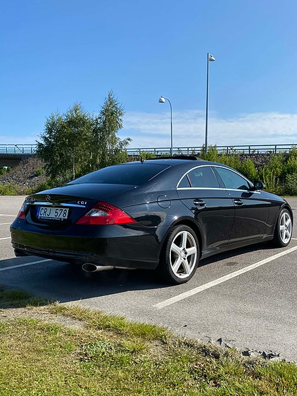Mercedes-Benz CLS350 3 of 6