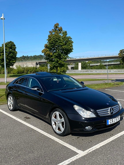 Mercedes-Benz CLS350 2 of 6
