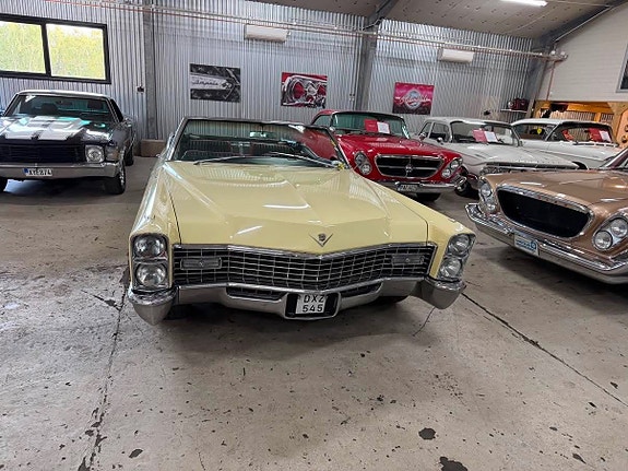 Cadillac Deville 8 of 22