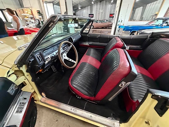 Cadillac Deville 10 of 22