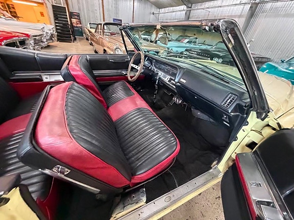 Cadillac Deville 12 of 22