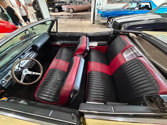 Cadillac Deville 11 of 22