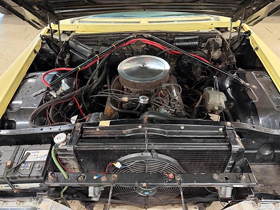 Cadillac Deville 20 of 22