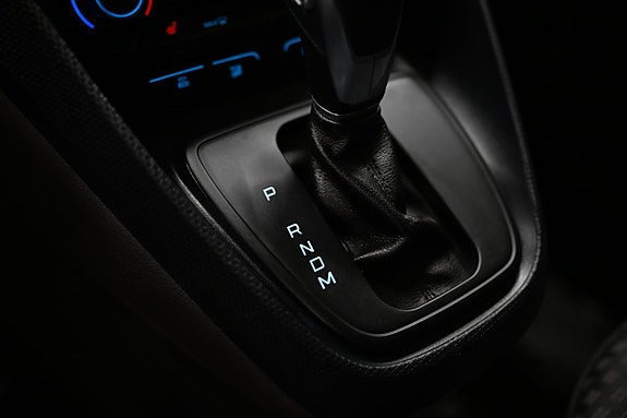 Ford Transit Connect 16 of 27
