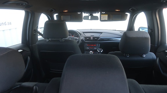 BMW X1 20 of 27