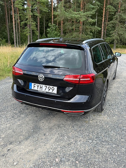 Volkswagen Passat 17 of 18