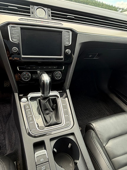 Volkswagen Passat 7 of 18