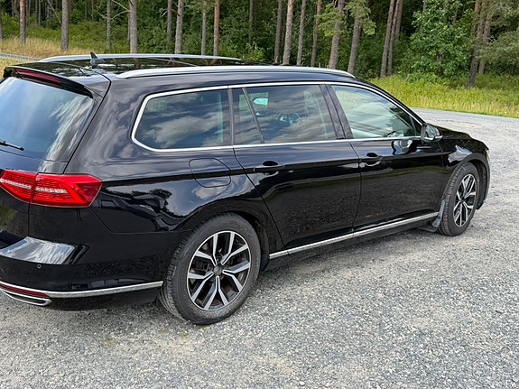 Volkswagen Passat 15 of 18