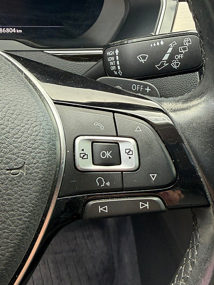 Volkswagen Passat 9 of 18