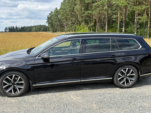 Volkswagen Passat 3 of 18
