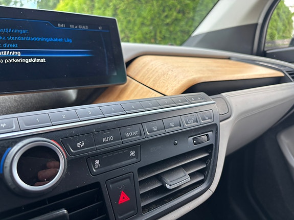 BMW i3 9 of 12