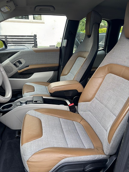 BMW i3 10 of 12