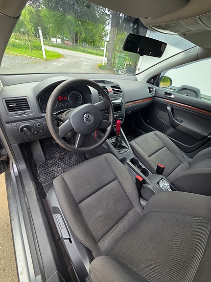 Volkswagen Golf V 3 of 8