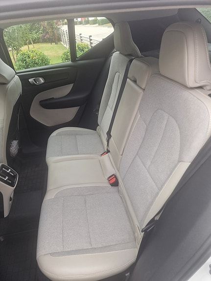Volvo XC40 5 of 7