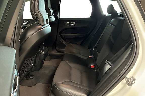 Volvo XC60 14 of 28