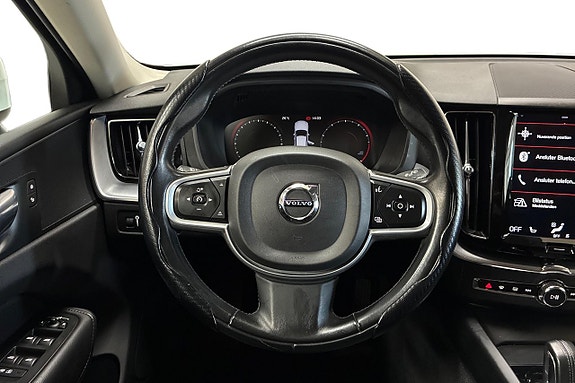 Volvo XC60 16 of 28