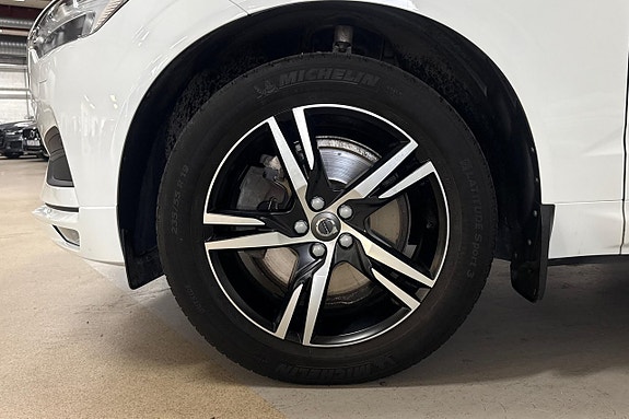 Volvo XC60 10 of 28