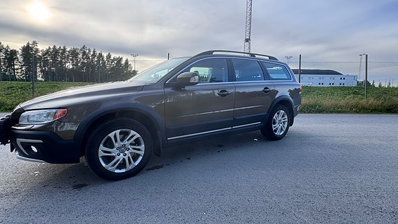 Volvo XC70 4 of 10
