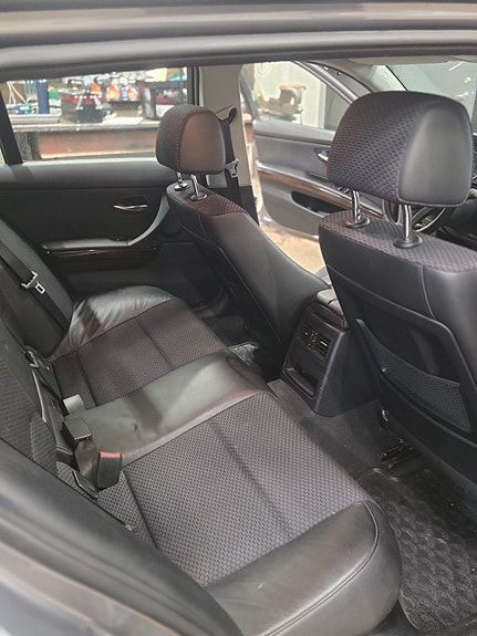 BMW 320d 8 of 12
