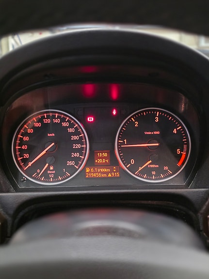 BMW 320d 11 of 12
