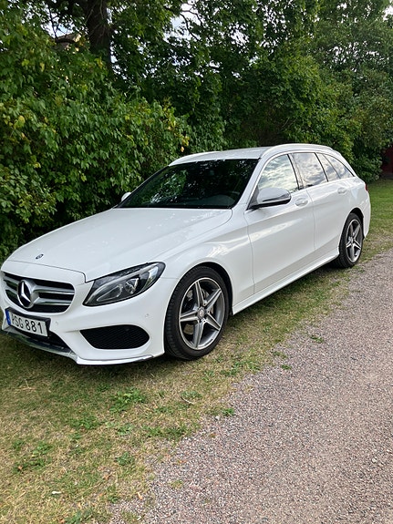 Mercedes-Benz C200 2 of 6