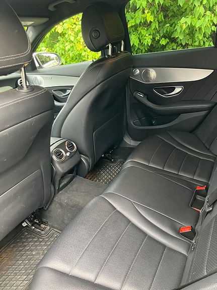 Mercedes-Benz C200 5 of 6