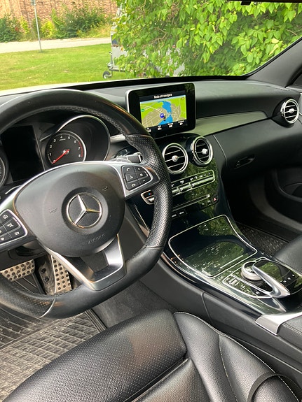 Mercedes-Benz C200 4 of 6